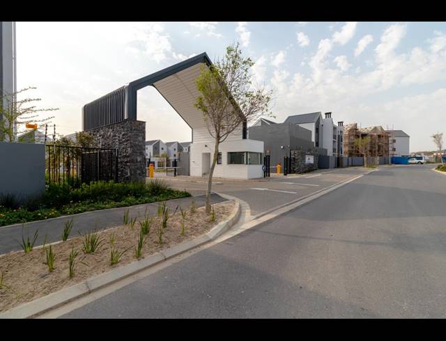1 BEDROOM APARTMENT SOLD IN BURGUNDY ESTATE